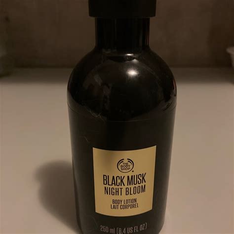 black musk body shop review.